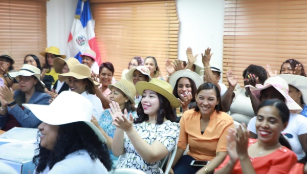 Promipyme a través de Gestión Humana dictan charla sobre Madre Virtuosa